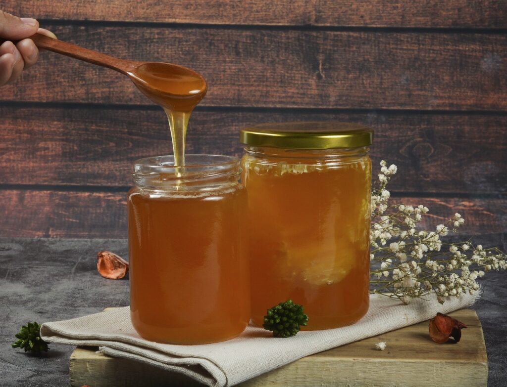 Raw, pure or natural honey
